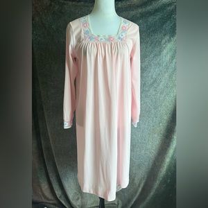 Vintage Embroidered Floral Nightgown